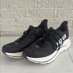 Hoka Men’s Clifton 10 size 11